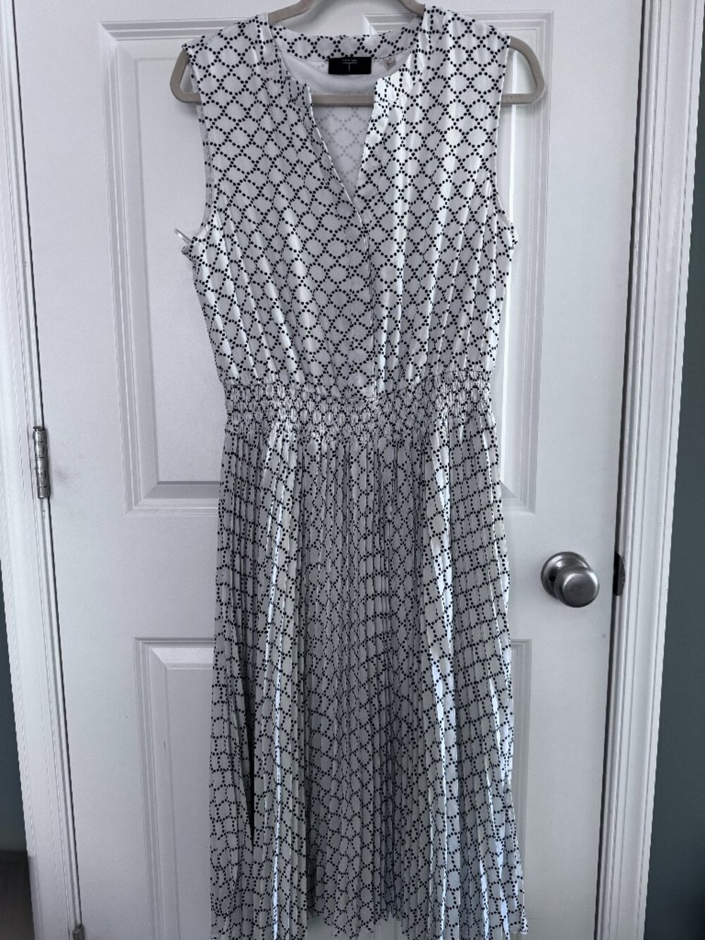 Tahari Black & White Printed Midi Dress – Size Large – NWOT